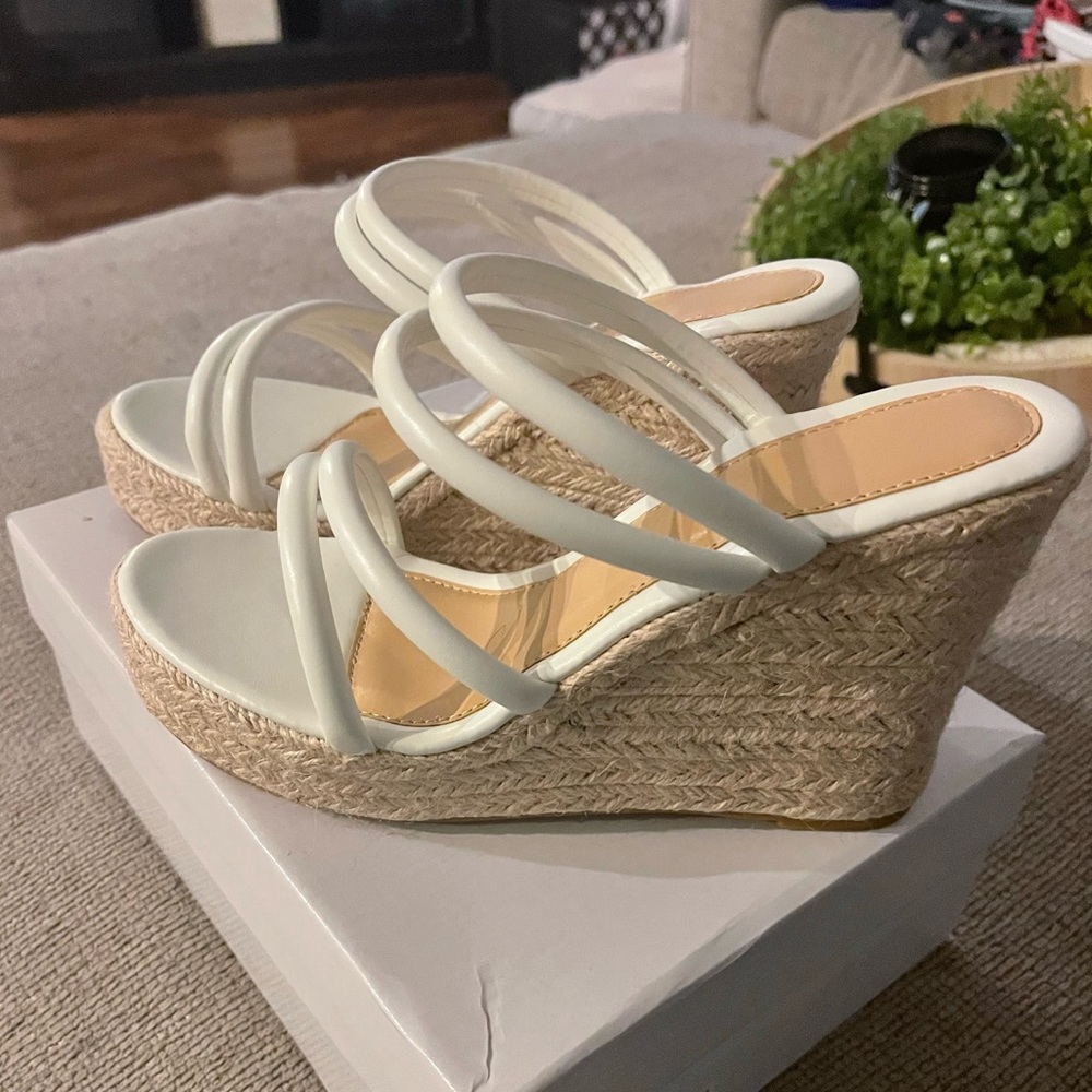 Brand new wedge mules